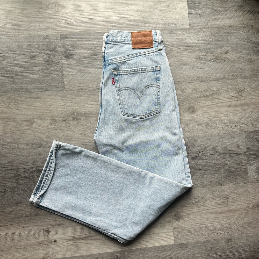 Levi’s Premium Ribcage Straight Ankle Jeans – Size 29